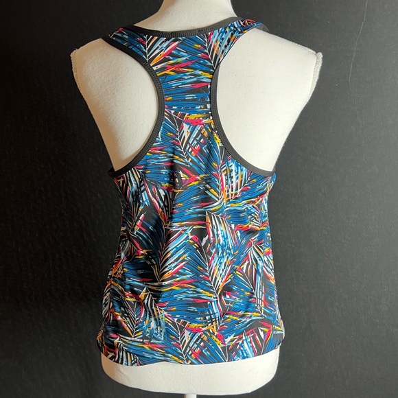AQ-Sport colorful athletic tank top. Size large, good condition - Picture 3 of 3